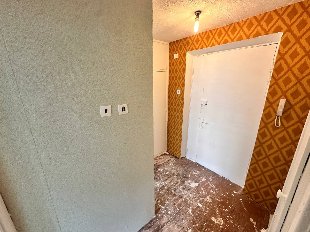 Müüa 1-toaline korter, 28,3 m², aadressil Kesk 4, Oru, Ida-Virumaa, Eesti.