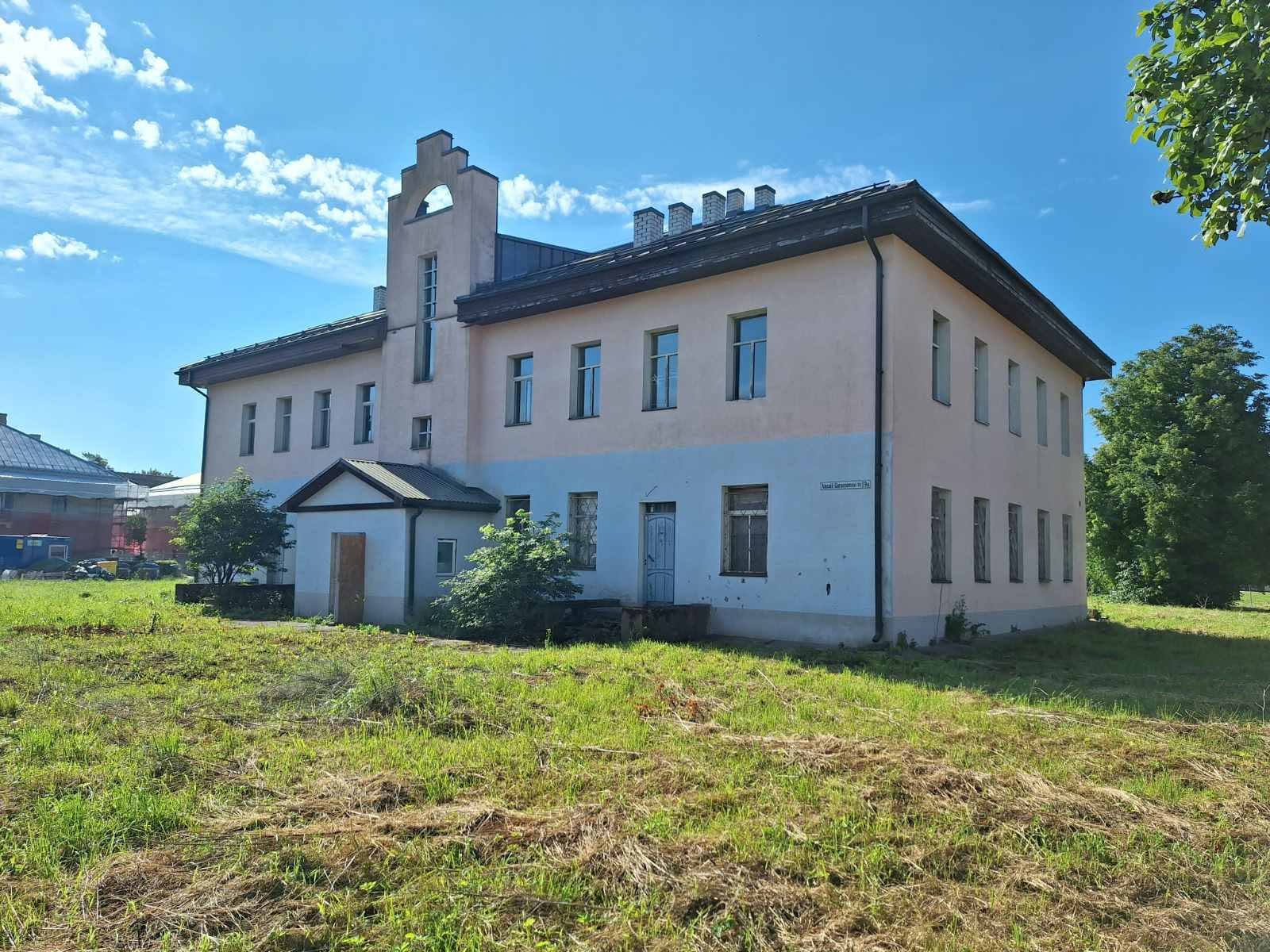 Rekonstrueeritav ärihoone Narvas, V. Gerassimovi tn 9a – 788 m²