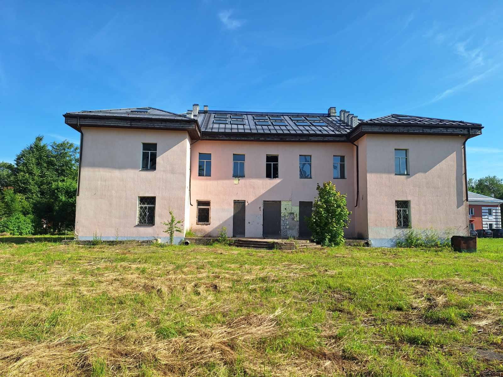 Rekonstrueeritav ärihoone Narvas, V. Gerassimovi tn 9a – 788 m²