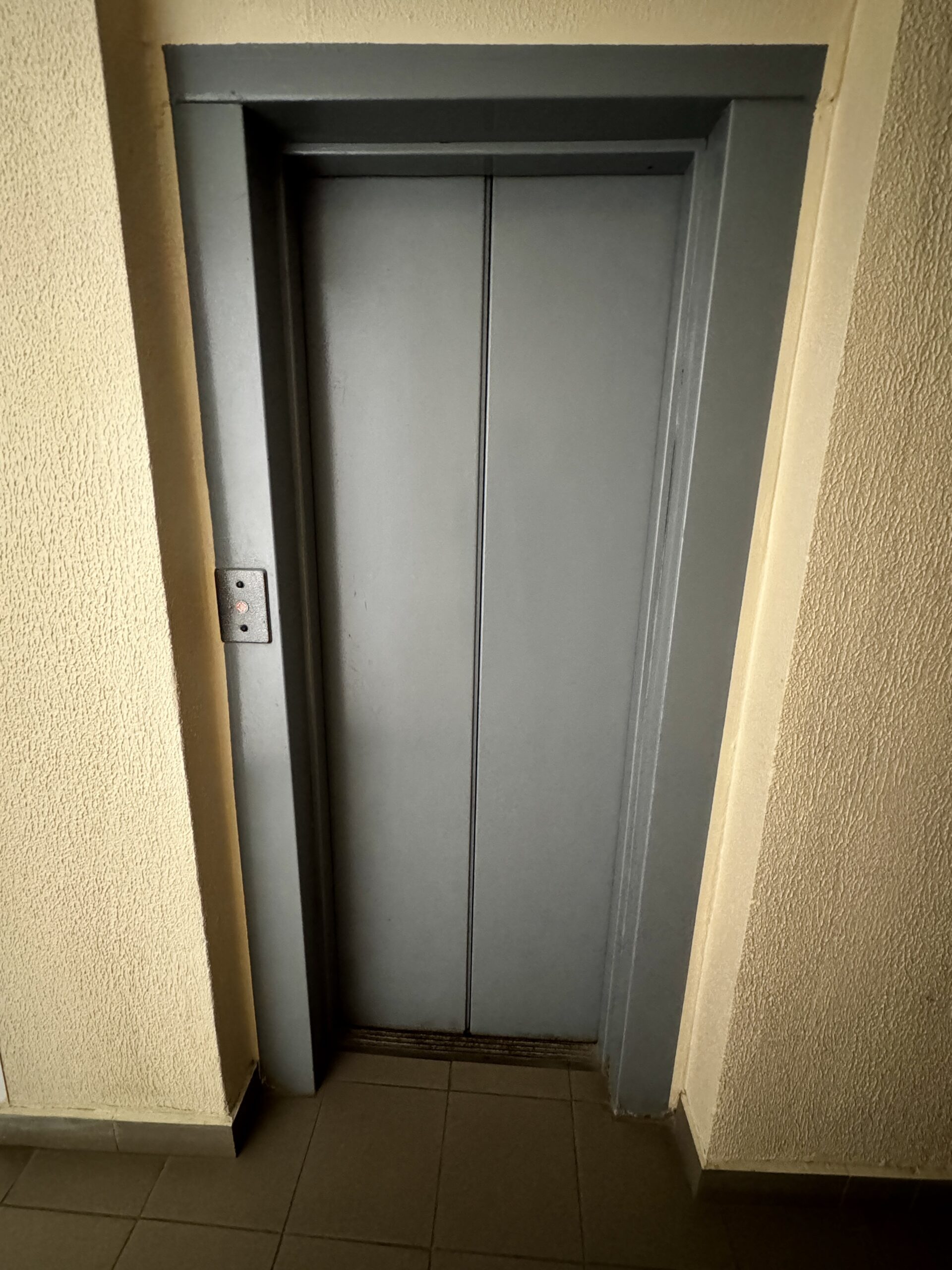 Müüa soe korter, 2 tuba – Kivilinna tn 15, Narva